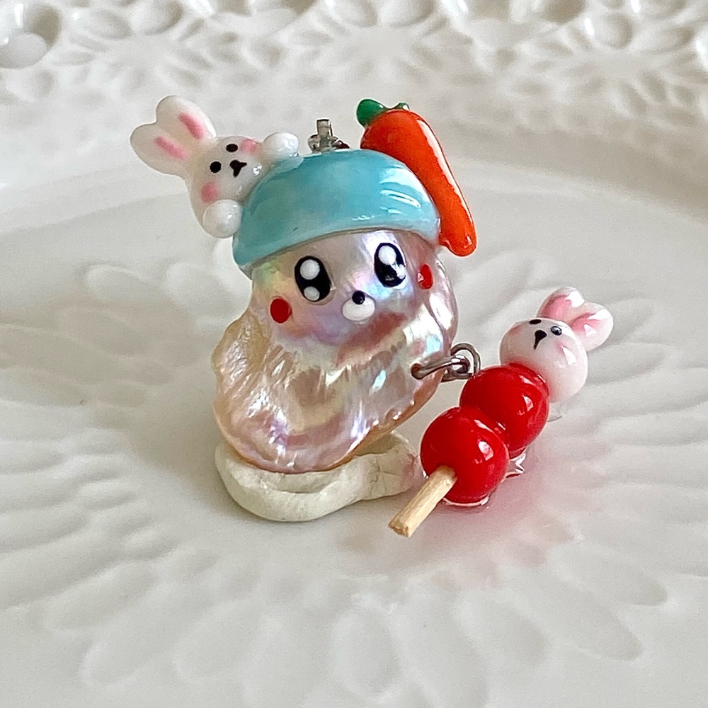 P232-Handmade Flameball Pearl Cutie With Bunny And Carrot Detachable Pendant